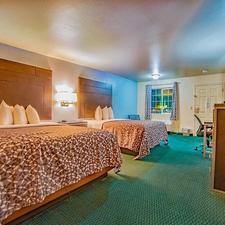 Turlock Inn Екстер'єр фото