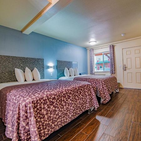 Turlock Inn Екстер'єр фото