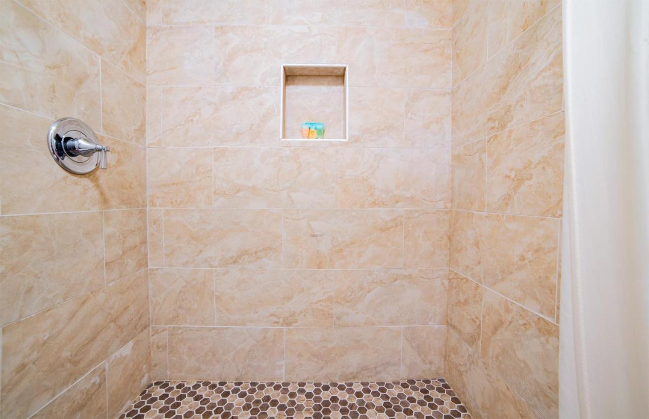 Turlock Inn Екстер'єр фото